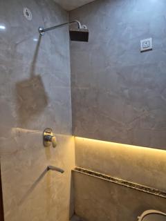 Hotel Grand Luxury Sadhna Near Char Dham Temple Luxury & Spacious Rooms With Free Parking & Wifi !!! Top Rates And Family Recommended - 2