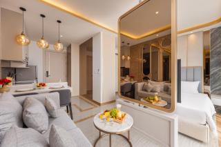 Bellevue Lagoon Apartment, Pool & Gym, Bang Tao Beach - 1