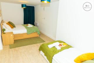 The Digbeth Sanctuary, Sleeps 8, Free Gated Parking - 8