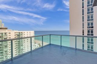Oceanview Penthouse • Pool • Beach Access - 5