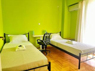 Urban Acropolis Apartment With Fast internet - 2