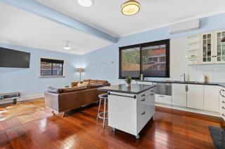 South Freo Bungalow - Hidden Spa Bath - 7