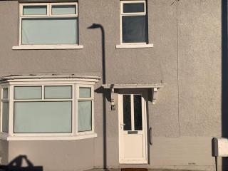 Modern Family House with Parking - 7