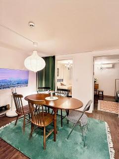 홍대입구역 6번출구 도보 2분, 최고의 위치, 방3개 ,1층 - 8