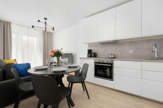 Stylish Apartment for 4 People with Underground Parking by Noclegi Renters - 8