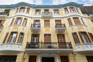 Spacious & Artistic Retro 2BD Apt with SAUNA - 4