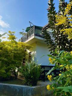 Coastal Dream House with Jacuzzi - 3 Bedrooms - Just Steps from a Stunning Beach - 0