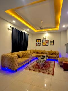 Family Friendly 3 BR Apartment - 0