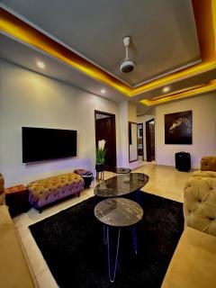 Family Friendly 3 BR Apartment - 1