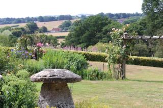 3-bedroom cottage set in a large enclosed garden - 8