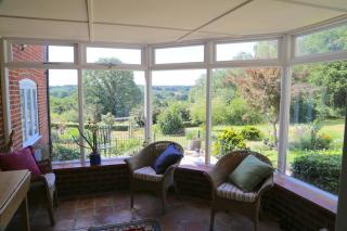 3-bedroom cottage set in a large enclosed garden - 2