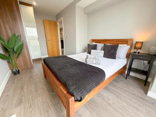 Promo Rate - Modern Flats in Hoxton with Private Balcony near Shoreditch, Old Street, Liverpool Street Station by Staylio London - 6