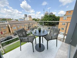 Promo Rate - Modern Flats in Hoxton with Private Balcony near Shoreditch, Old Street, Liverpool Street Station by Staylio London - 2