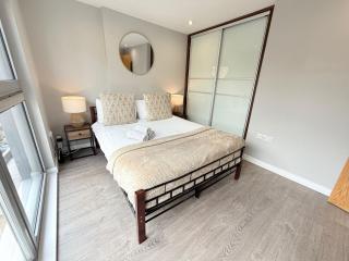 Disc Monthly Rate - Modern Flats in Hoxton with Private Balcony near Shoreditch, Old Street, Liverpool Street Station - 2