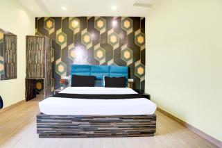 OYO Hotel O Alpine Inn - 9