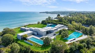 Malibu test apartment pool view 4 - 0