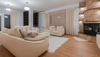 Bright & Cozy Getaway - 9