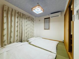 3 min direct to Umeda10 min to Nihonbashi, direct access to Kyoto line, Kobe line, Takarazuka line, convenient transportation, 14 people can use the private bathroom - 7