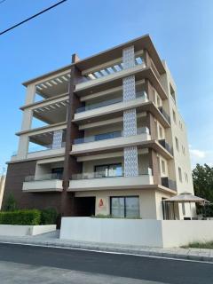 Mordern 2BD APT Perfect for Family or Group - 0