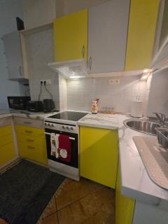 Christmas Golden 5-Person Apartment - 2 King Beds - 3