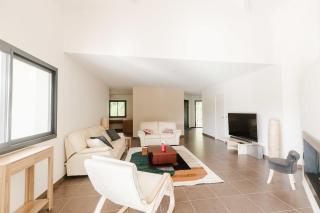 Beautiful contemporary villa 160 m with pool - 8