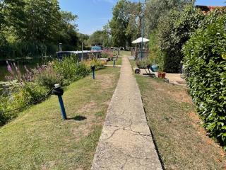 Riverside Retreat - 7