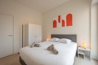 Modern Apartment with Private Terrace and Parking - 8