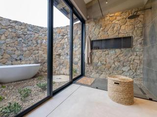 Izakithi River Villa - 4