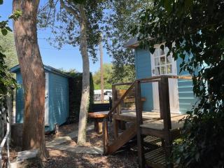 Riverside Retreat - 5