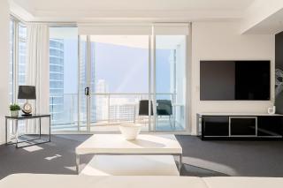 Level 27 Skyline Ocean Escape 2BR Apt - 8