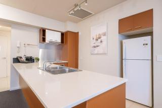 Level 27 Skyline Ocean Escape 2BR Apt - 5