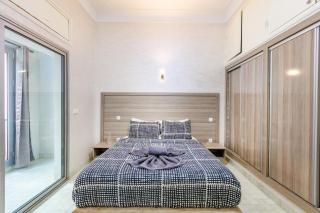 Cozy Nest balcony and bright - 3