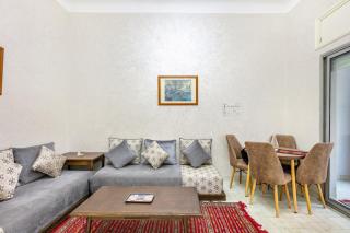 Cozy Nest balcony and bright - 6