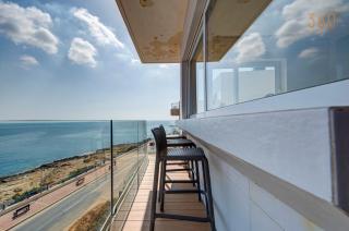 Luxury 3BR Seafront Duplex with Pool, Jacuzzi & Views by 360 Estates - 4