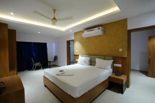 Hotel SVM PALACE KOTI - 7