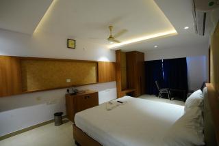 Hotel SVM PALACE KOTI - 4