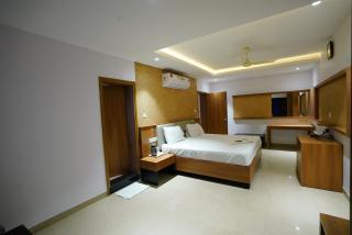 Hotel SVM PALACE KOTI - 3