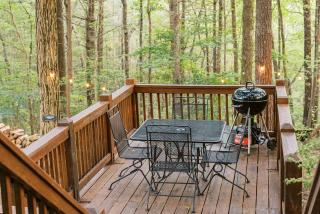 Secluded 4WD Getaway with Mountain Views and Hot Tub - 8