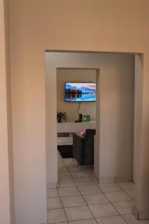 Scenic 2-Bedroom Apartment - Upper Houghton - Fast Wi-Fi & Washer - 9