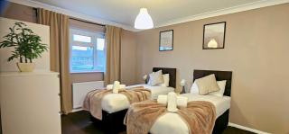 The Kilnwood House - 3 Bed w Free Parking and Fast WiFi - Contractor Ready - 8