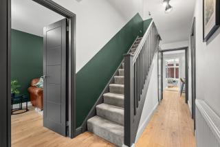 Modern 3-Bed Home, Super King Beds, Drive Parking - 2