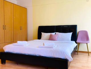 Sunny Central Apartment for 4 Guests 2 minutes from High Street - 2