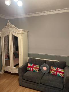 Croydon 1 bedroom Apartment - 3