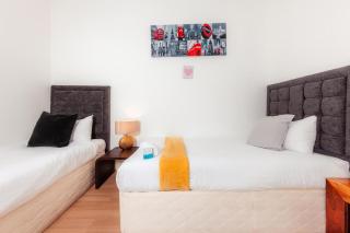 Lovely Central 5 Bdrm Apartment - 5