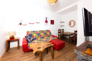 Lovely Central 5 Bdrm Apartment - 8