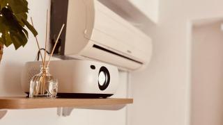 Exit 4 of Hongik University - 1