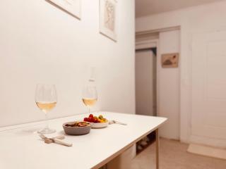 Exit 4 of Hongik University - Seul - 3