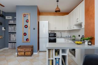 Cozy Apartment with Balcony Close to the Airport in Warsaw by Noclegi Renters - 6