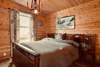 Santa's Aurora Observatory - 7