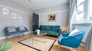 Disc Monthly Rate - New Malden 3BDR House with Garden & FREE Parking near Raynes Park, Kingston upon Thames, Wimbledon - 9